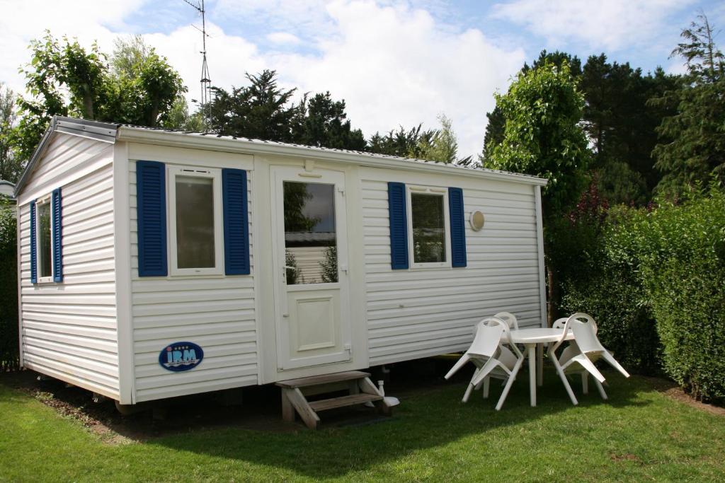 Отель Camping De La Baie Ла-Трините-сюр-Мер Номер фото