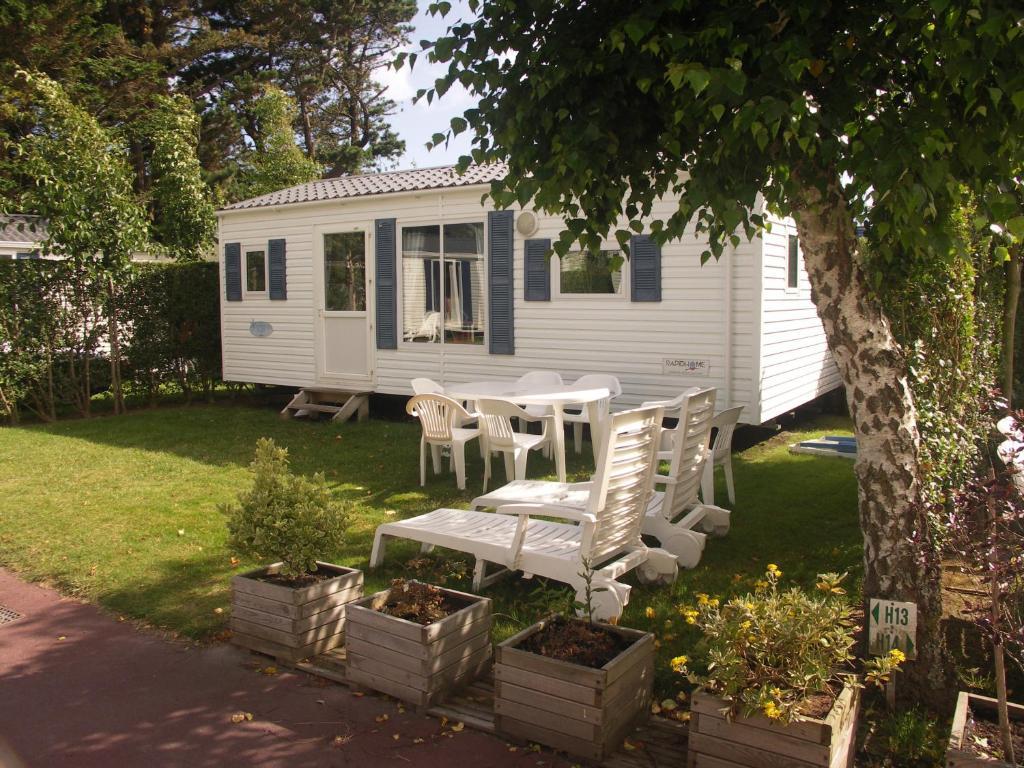 Отель Camping De La Baie Ла-Трините-сюр-Мер Номер фото