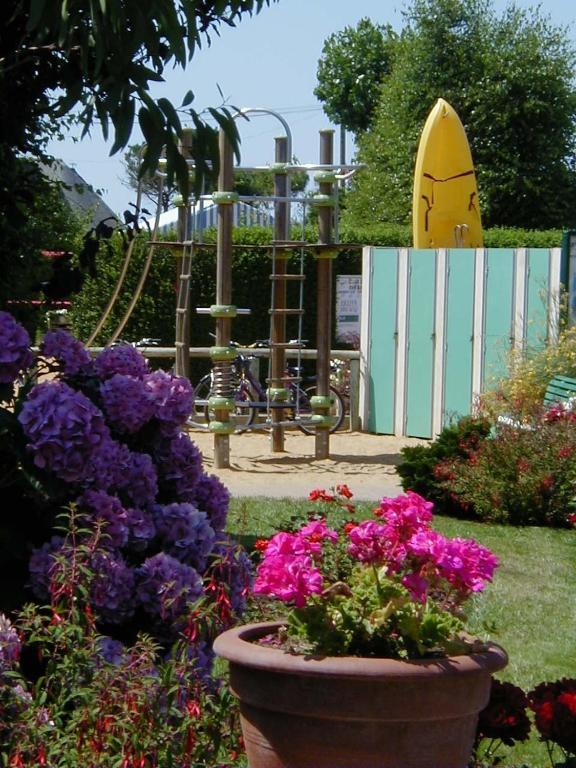 Отель Camping De La Baie Ла-Трините-сюр-Мер Экстерьер фото