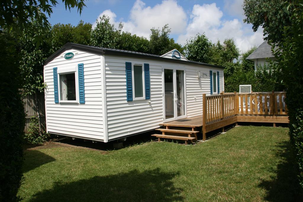 Отель Camping De La Baie Ла-Трините-сюр-Мер Экстерьер фото